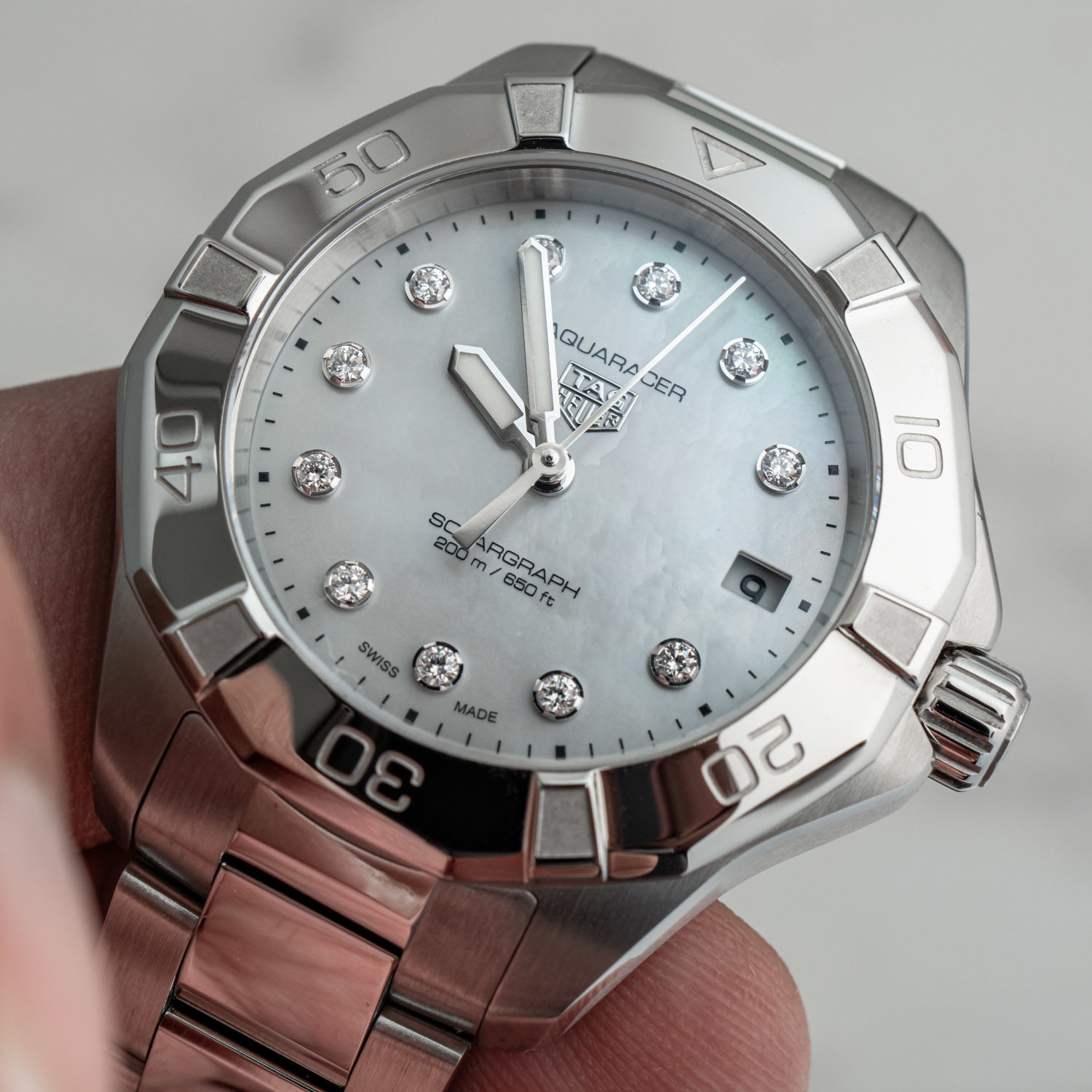 tag heuer aquaracer professional 200 solargraph diamond